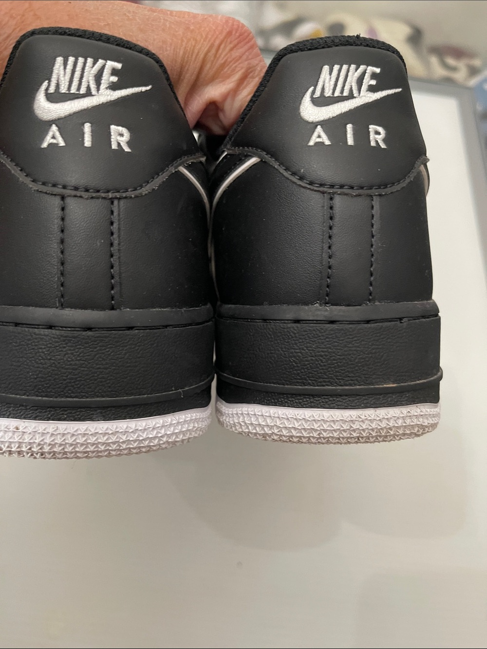 NIKE AIR FORCE 1 07 BLACK WHITE LEATHER SNEAKERS MENS SIZE 12 - Picture 11 of 14
